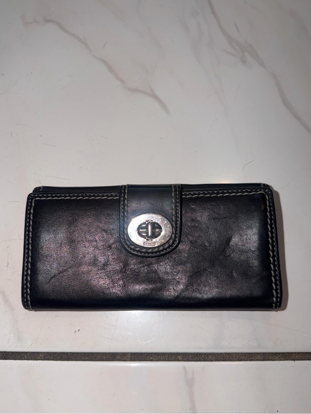 Vintage Y2K Coach Hampton Turnlock Black Leather Wallet